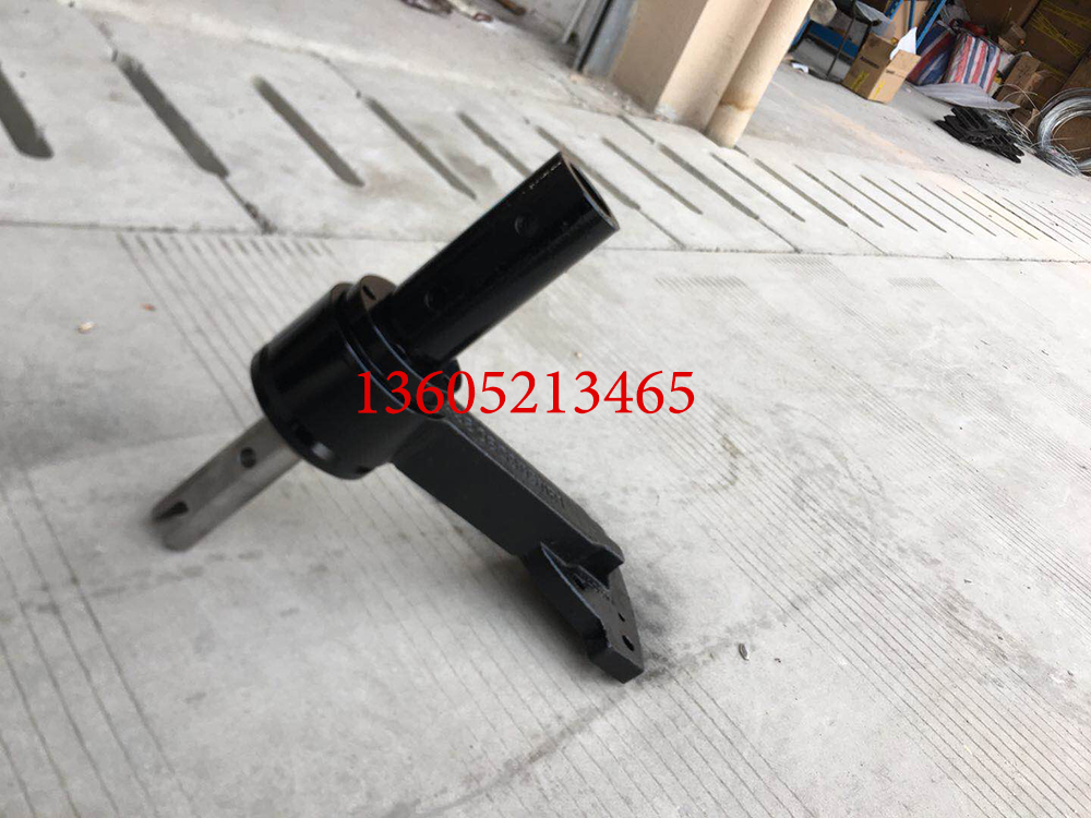 戴纳派克SD2550摊铺机绞龙轴吊架